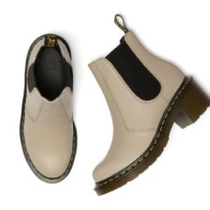 Dr. Martens heeled Chelsea boots size 8 natural